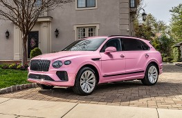 Bentley Bentayga in Candy Pink, 2025, front